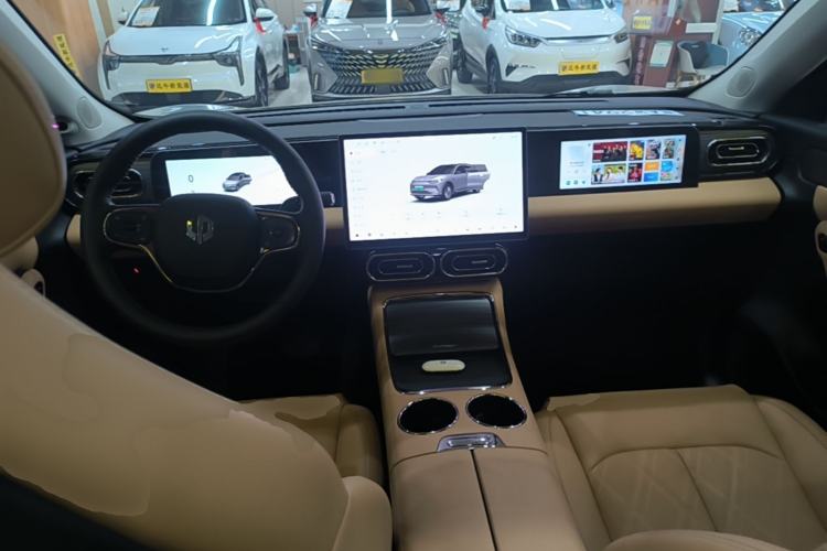 Used Leapmotor C11 2024 All-Electric 580 Luxury Edition Center Console