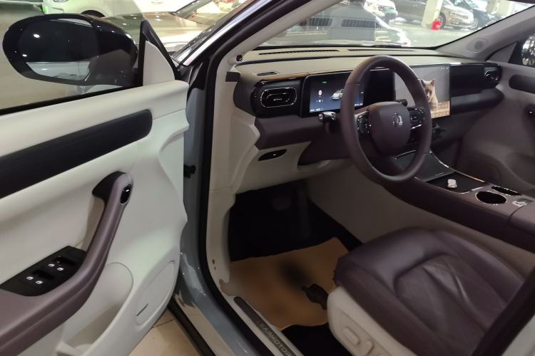 Used Leapmotor C11 2024 All-Electric 580 Luxury Edition Driver Seat