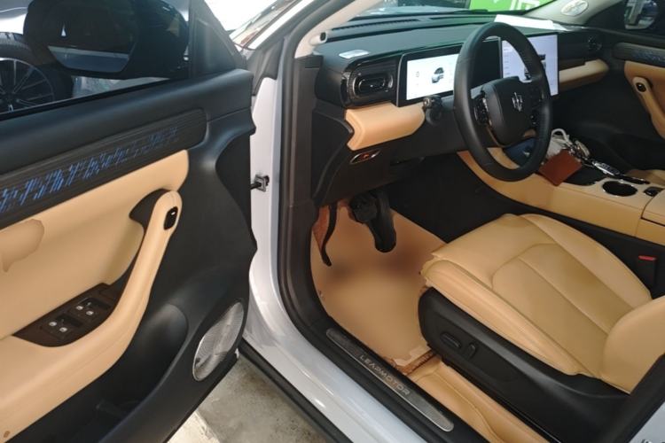 Used Leapmotor C11 2024 All-Electric 580 Luxury Edition Driver Seat