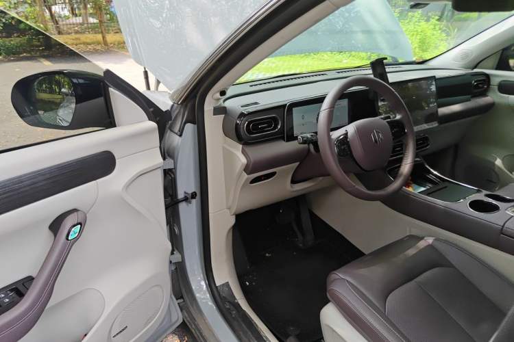 Used Leapmotor C11 2024 All-Electric 580 Luxury Edition Driver Seat