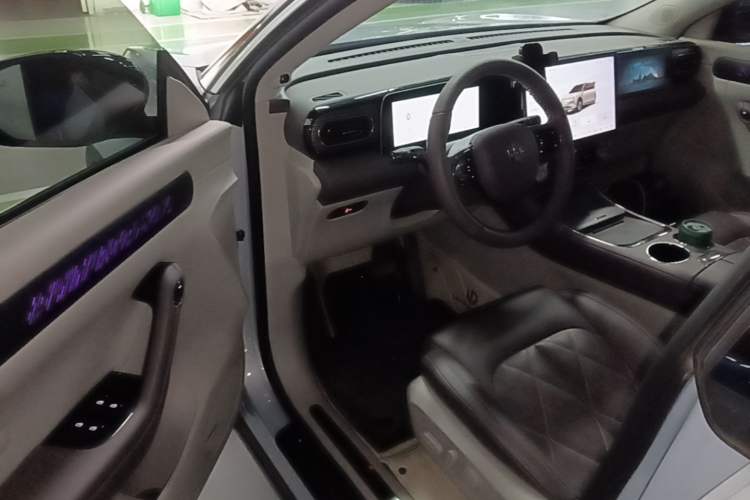 Used Leapmotor C11 2024 All-Electric 580 Luxury Edition Driver Seat