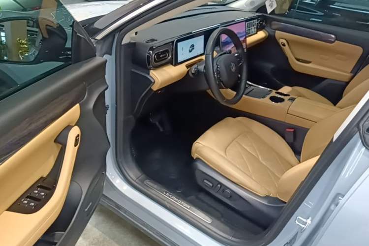 Used Leapmotor C11 2024 Range-Extended 300 Luxury Edition Driver Seat