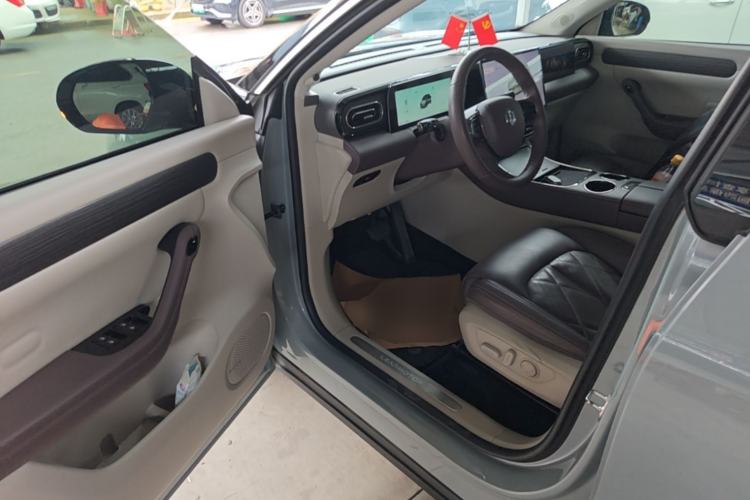 Used Leapmotor C11 2024 All-Electric 580 Luxury Edition Driver Seat