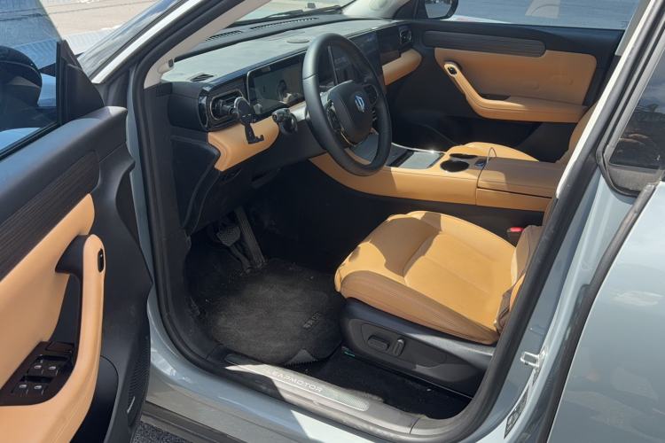 Used Leapmotor C11 2024 All-Electric 580 Luxury Edition Driver Seat