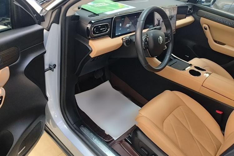 Used Leapmotor C11 2024 All-Electric 580 Luxury Edition Driver Seat