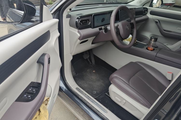 Used Leapmotor C11 2024 All-Electric 580 Luxury Edition Driver Seat