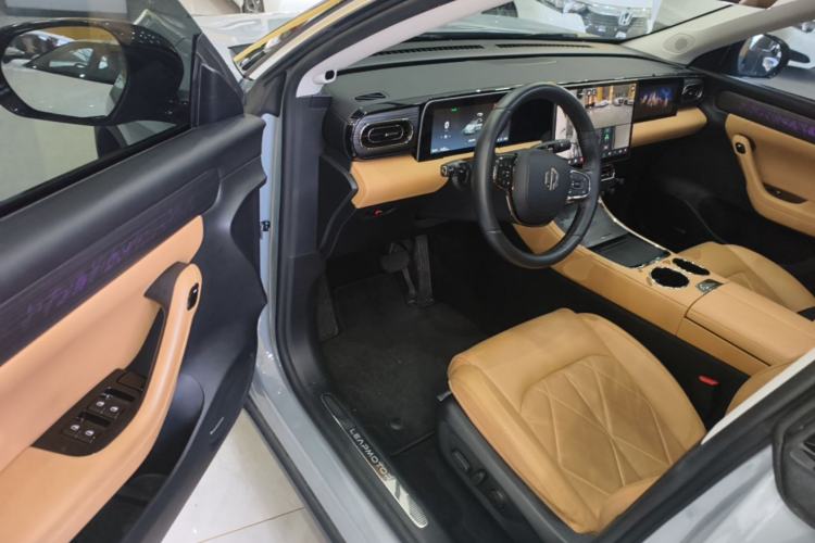 Used Leapmotor C11 2024 All-Electric 580 Luxury Edition Driver Seat