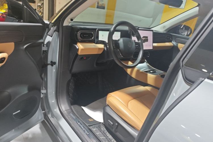 Used Leapmotor C11 2024 All-Electric 580 Luxury Edition Driver Seat