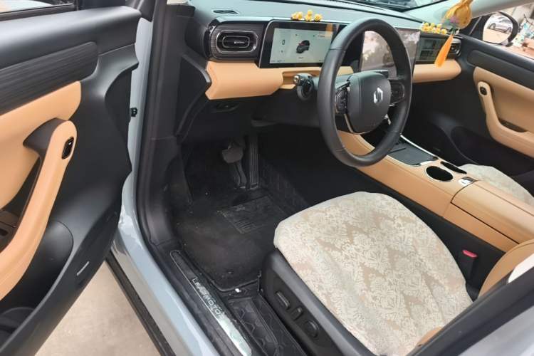 Used Leapmotor C11 2024 All-Electric 580 Luxury Edition Driver Seat