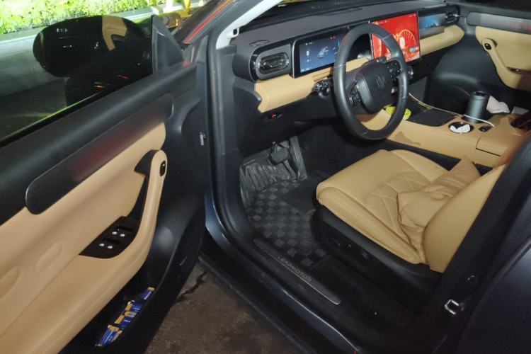 Used Leapmotor C11 2024 All-Electric 580 Luxury Edition Driver Seat