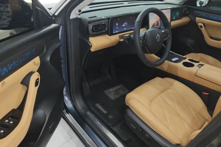 Used Leapmotor C11 2024 All-Electric 580 Luxury Edition Driver Seat