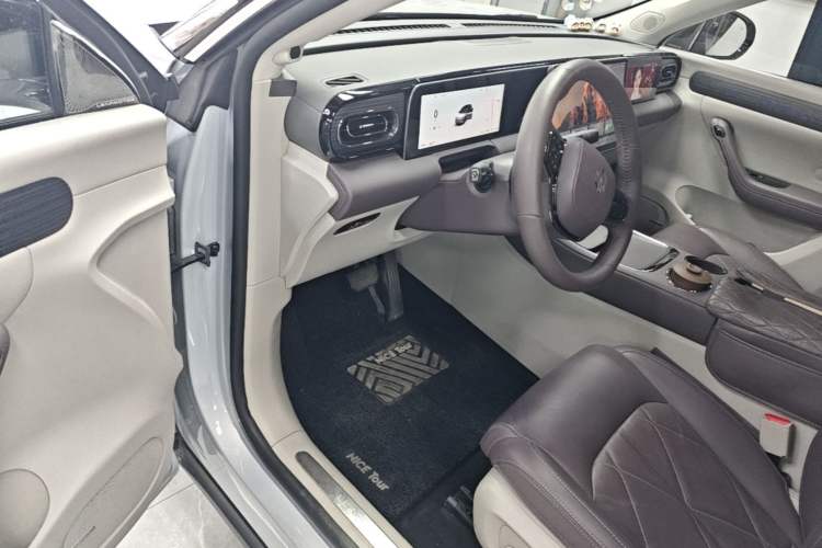 Used Leapmotor C11 2024 All-Electric 580 Luxury Edition Driver Seat