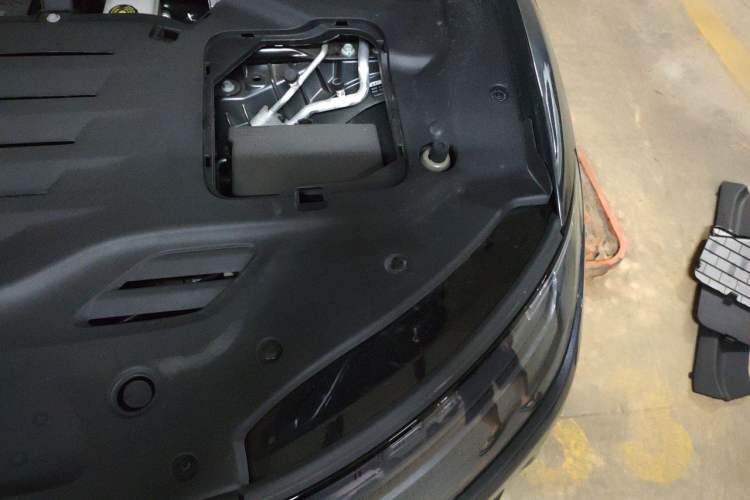 Used Leapmotor C11 2024 All-Electric 580 Luxury Edition Engine Bay Left