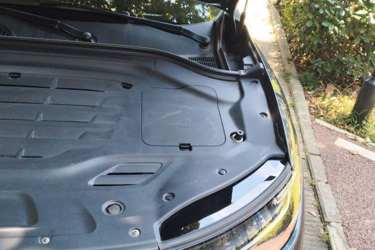 Used Leapmotor C11 2024 All-Electric 580 Luxury Edition Engine Bay Left