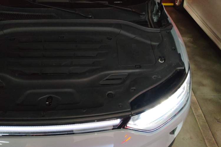 Used Leapmotor C11 2024 All-Electric 580 Luxury Edition Engine Bay Left
