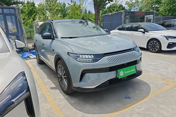 Used Leapmotor C11 2024 Range-Extended 300 Luxury Edition Front Right 45 Deg