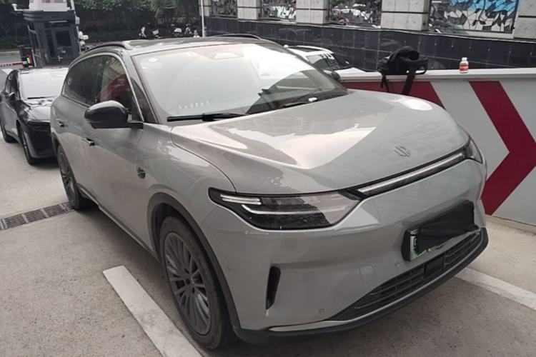 Used Leapmotor C11 2024 All-Electric 580 Luxury Edition Front Right 45 Deg