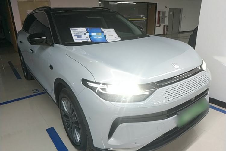 Used Leapmotor C11 2024 Range-Extended 300 Luxury Edition Front Right 45 Deg