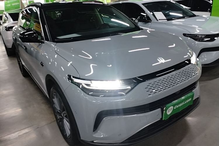 Used Leapmotor C11 2024 Range-Extended 300 Luxury Edition Front Right 45 Deg