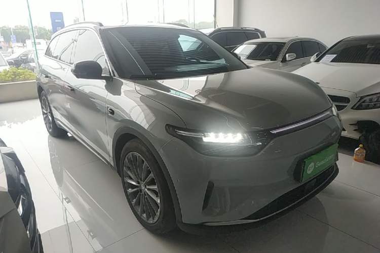 Used Leapmotor C11 2024 All-Electric 580 Luxury Edition Front Right 45 Deg