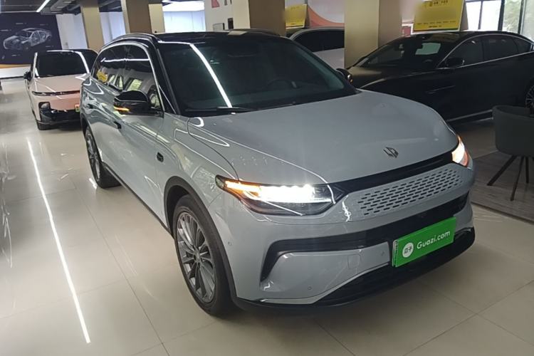 Used Leapmotor C11 2024 Range-Extended 300 Luxury Edition Front Right 45 Deg