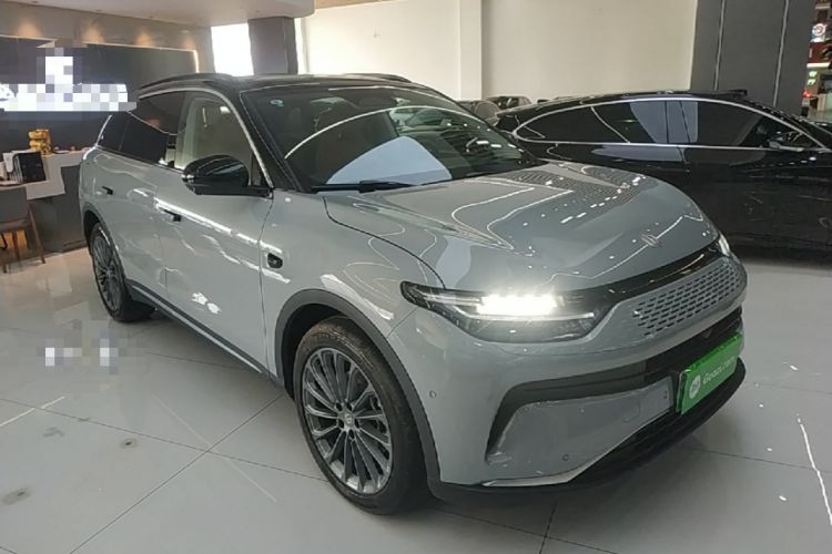 Used Leapmotor C11 2024 Range-Extended 300 Luxury Edition Front Right 45 Deg