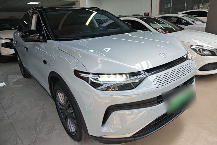 Used Leapmotor C11 2024 Range-Extended 300 Luxury Edition Front Right 45 Deg