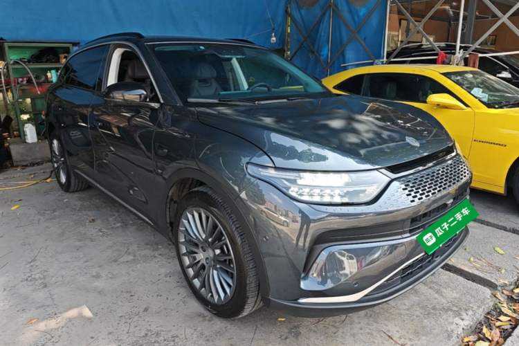 Used Leapmotor C11 2024 Range-Extended 300 Luxury Edition Front Right 45 Deg