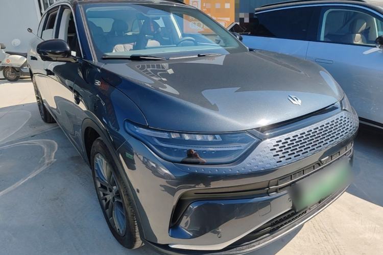 Used Leapmotor C11 2024 Range-Extended 300 Luxury Edition Front Right 45 Deg