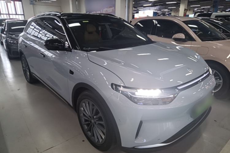 Used Leapmotor C11 2024 All-Electric 580 Luxury Edition Front Right 45 Deg