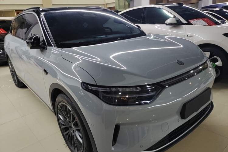 Used Leapmotor C11 2024 All-Electric 580 Luxury Edition Front Right 45 Deg