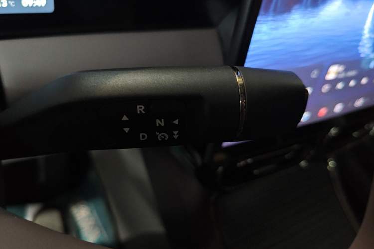 Used Leapmotor C11 2024 All-Electric 580 Luxury Edition Gear Lever