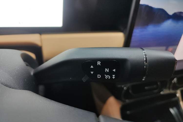 Used Leapmotor C11 2024 Range-Extended 300 Luxury Edition Gear Lever