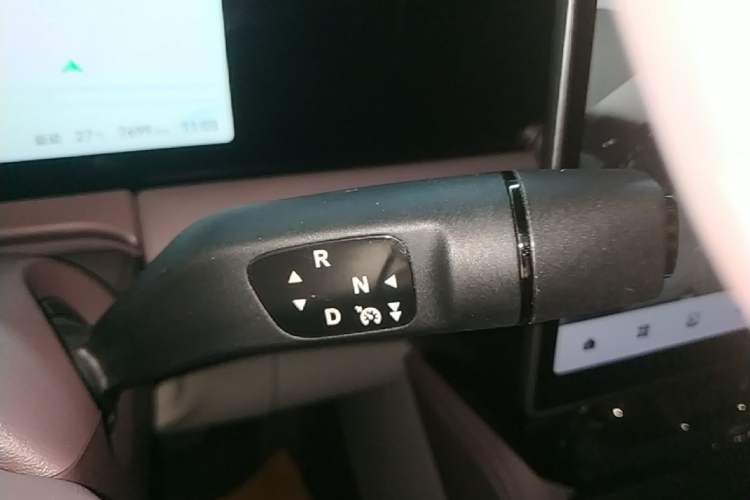 Used Leapmotor C11 2024 Range-Extended 300 Luxury Edition Gear Lever
