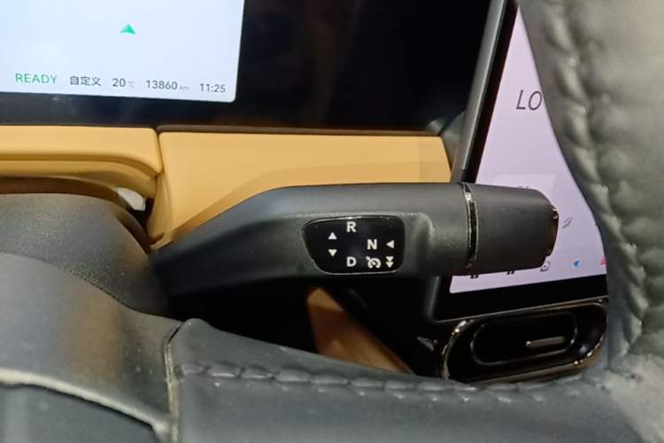 Used Leapmotor C11 2024 Range-Extended 300 Luxury Edition Gear Lever