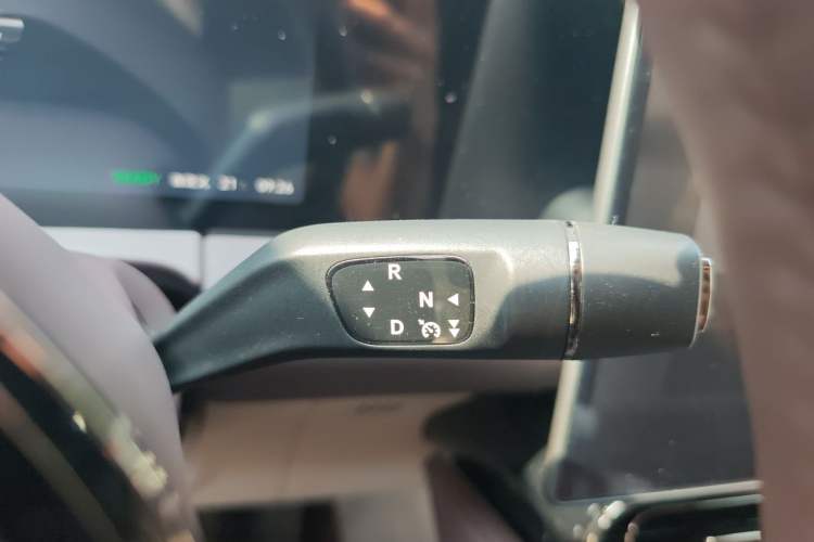Used Leapmotor C11 2024 All-Electric 580 Luxury Edition Gear Lever