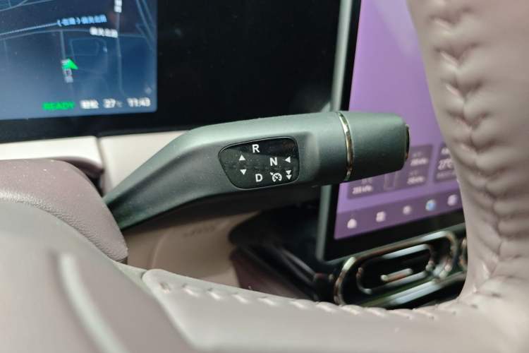 Used Leapmotor C11 2024 All-Electric 580 Luxury Edition Gear Lever