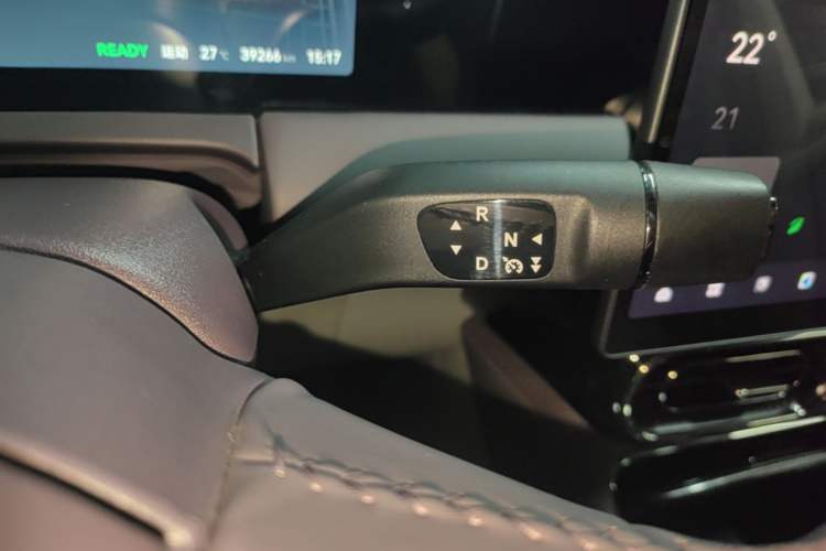 Used Leapmotor C11 2024 Range-Extended 300 Luxury Edition Gear Lever