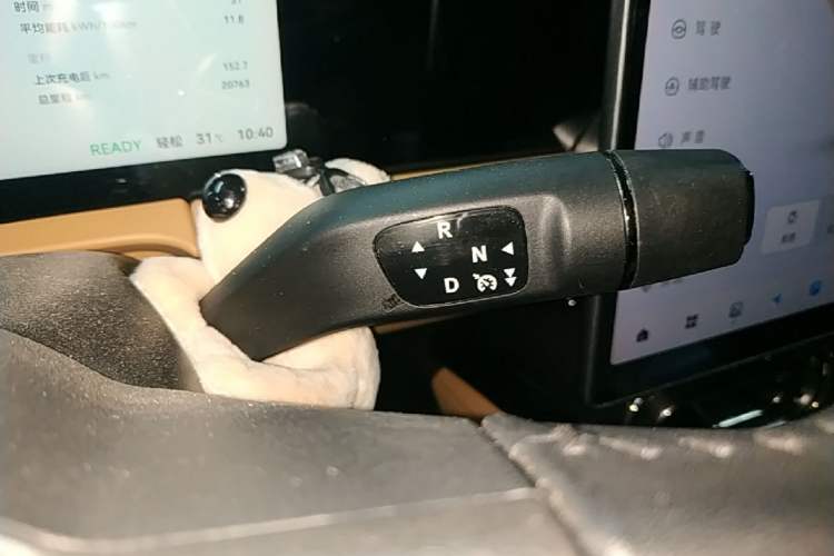 Used Leapmotor C11 2024 All-Electric 580 Luxury Edition Gear Lever