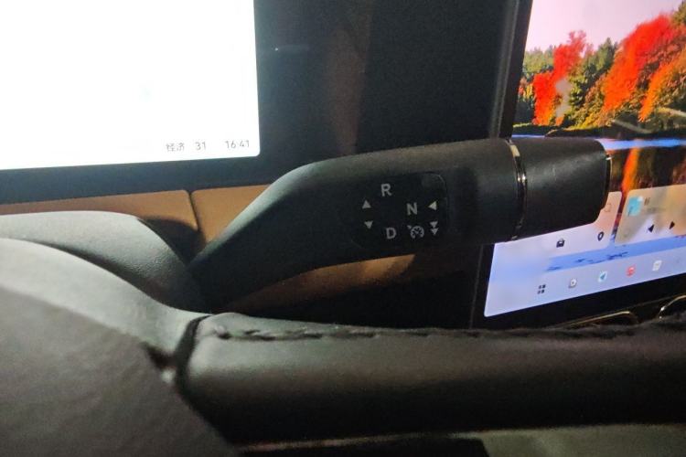 Used Leapmotor C11 2024 All-Electric 580 Luxury Edition Gear Lever