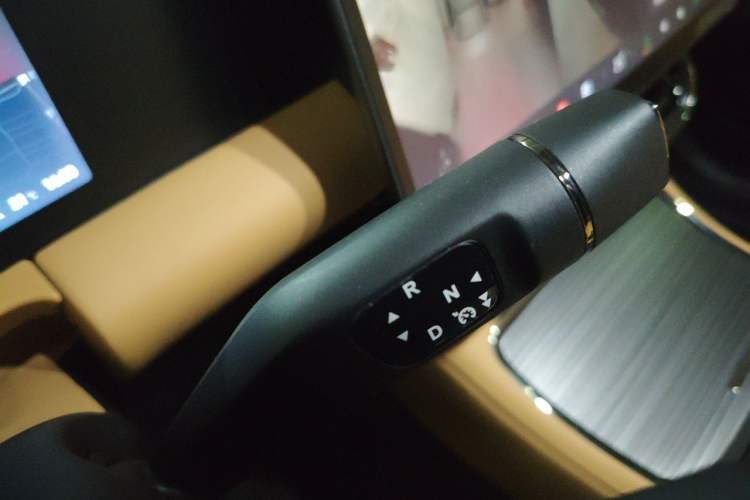 Used Leapmotor C11 2024 All-Electric 580 Luxury Edition Gear Lever
