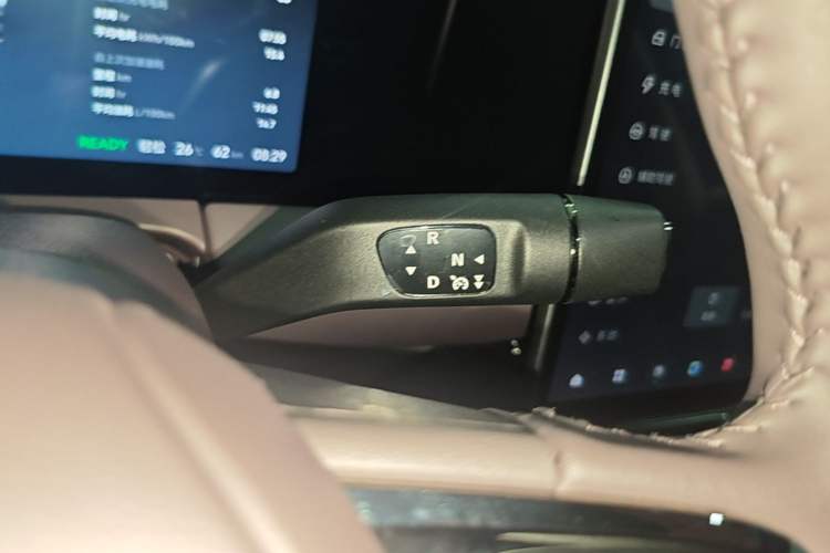 Used Leapmotor C11 2024 Range-Extended 300 Luxury Edition Gear Lever