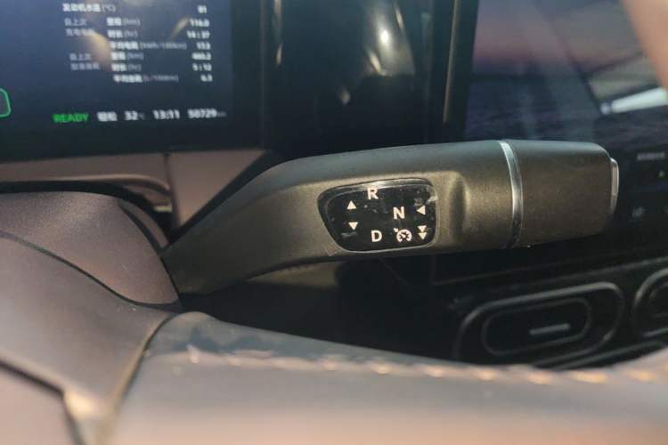 Used Leapmotor C11 2024 Range-Extended 200 Smart Enjoyment Edition Gear Lever