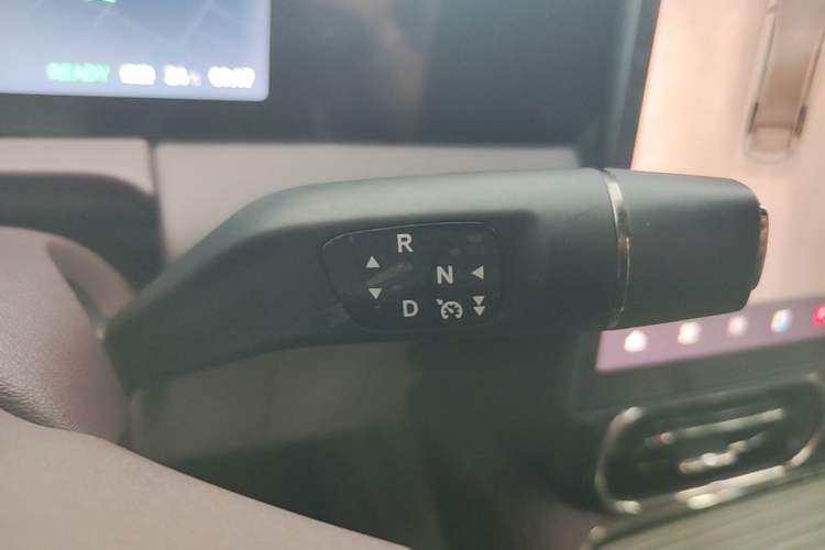 Used Leapmotor C11 2024 All-Electric 580 Luxury Edition Gear Lever