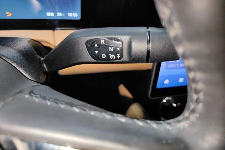 Used Leapmotor C11 2024 All-Electric 580 Luxury Edition Gear Lever
