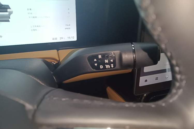 Used Leapmotor C11 2024 All-Electric 580 Luxury Edition Gear Lever