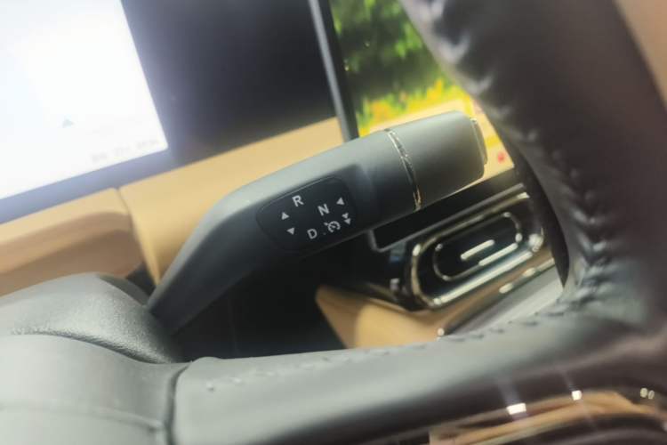 Used Leapmotor C11 2024 All-Electric 580 Luxury Edition Gear Lever