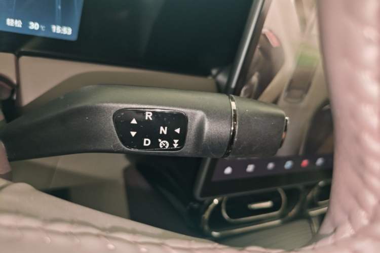 Used Leapmotor C11 2024 All-Electric 580 Luxury Edition Gear Lever