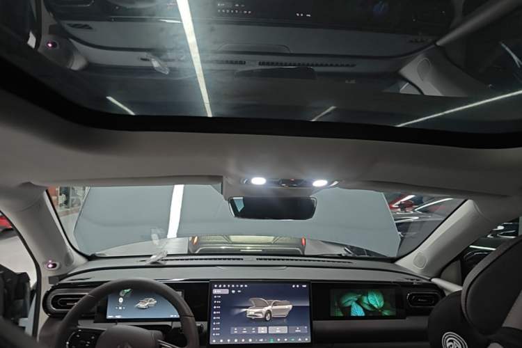 Used Leapmotor C11 2024 All-Electric 580 Luxury Edition Headliner