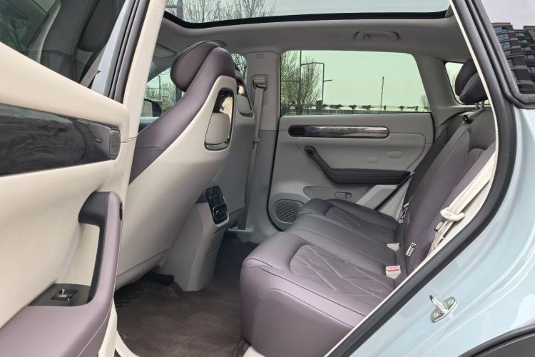 Used Leapmotor C11 2024 Range-Extended 300 Luxury Edition Interior 3